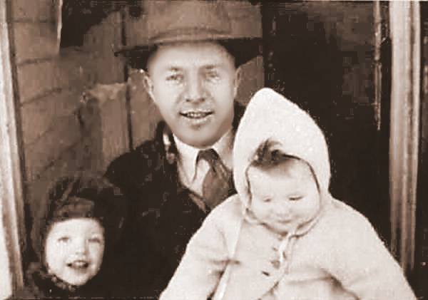 Janice 1947 with dad.jpg